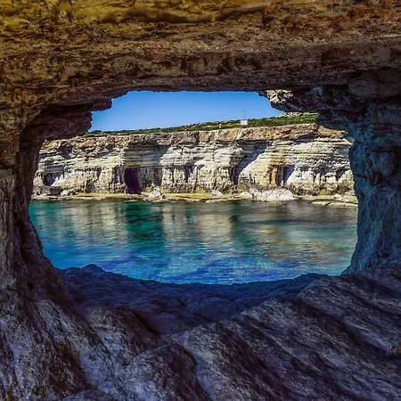 Sea Caves * بافوس